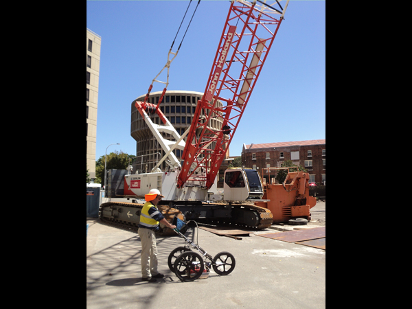 The Sir3000 and antenna were mounted onto a specially designed cart.